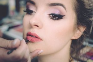 Handla billig makeup
